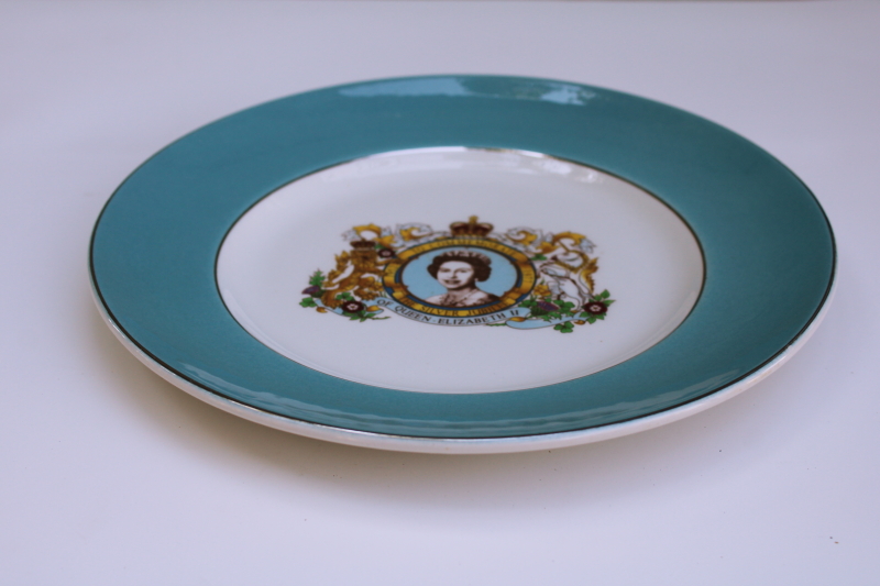 photo of Queen Elizabeth II Silver Jubilee coronation plate vintage 1977 QEII portrait  #2