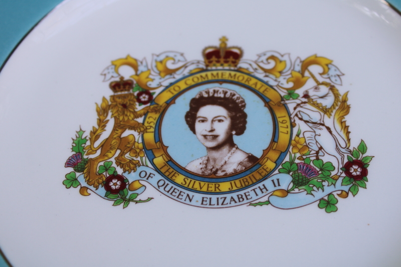 photo of Queen Elizabeth II Silver Jubilee coronation plate vintage 1977 QEII portrait  #3