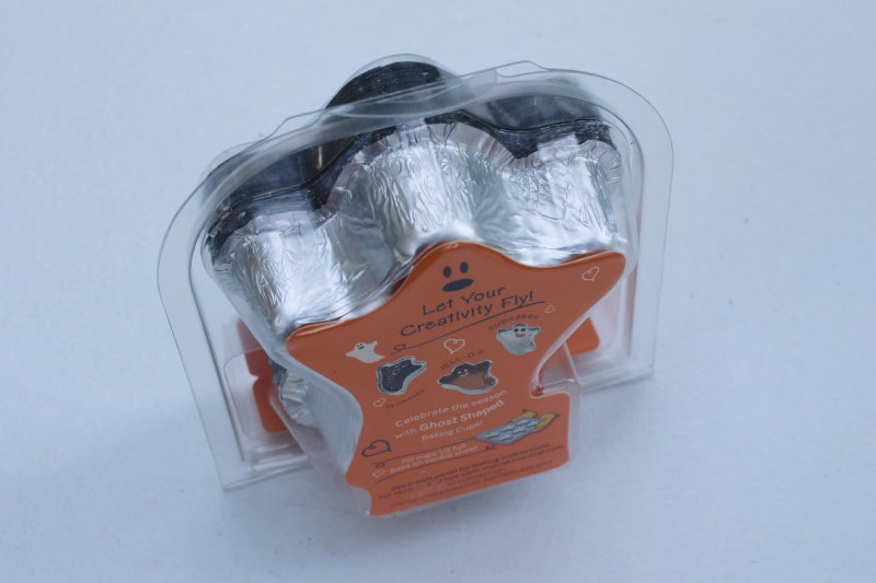 photo of Reynolds aluminum foil ghost shape cups Halloween jello molds or baking pans #2