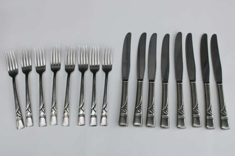 photo of Rogers Cutlery Co USA stainless flatware pattern INS112, set of 8 dinner forks & knives deco mod curled leaf w/ banded tip  #1