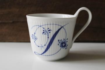 catalog photo of Royal Copenhagen blue & white porcelain high handle mug w/ monogram letter D, alphabet pattern 