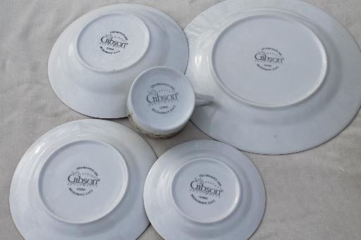 photo of Royal Holly Gibson everyday china Christmas dishes set for 8 w/ holly on tan #4