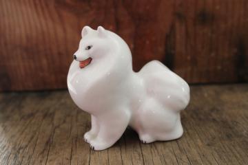catalog photo of Russian Samoyed dog china figurine, vintage LFZ Lomonosov porcelain