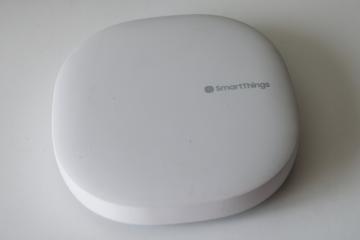 catalog photo of Samsung Aeotec Zigbee Smart Things hub IM6001 V3P01 