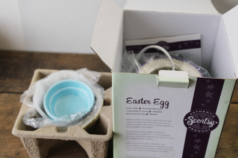 photo of Scentsy Easter egg full size wax melt warmer new in box  #3