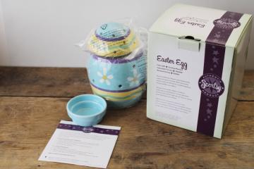 catalog photo of Scentsy Easter egg full size wax melt warmer new in box 