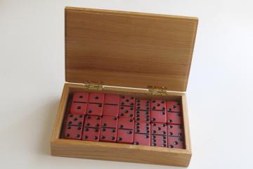 Scorpion red & black dominoes, complete set in wood box 