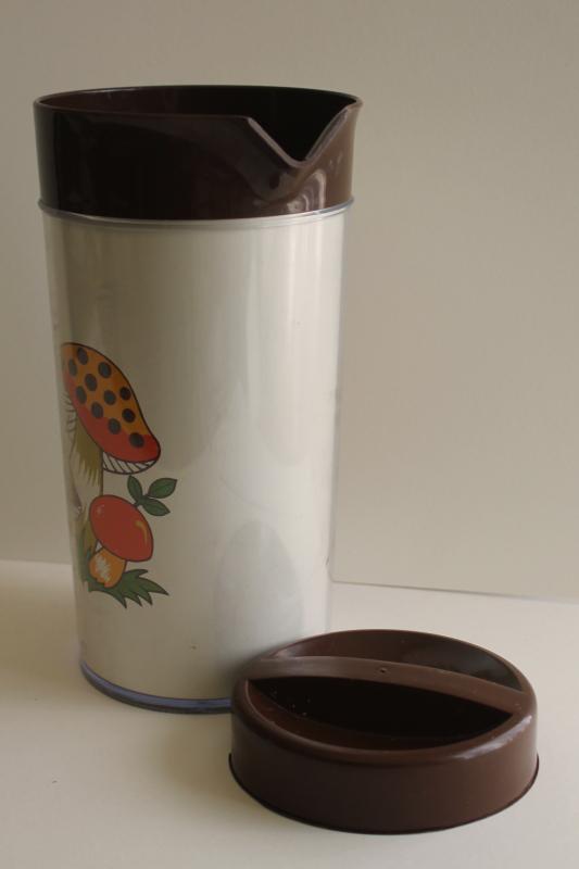 photo of Sears Merry Mushroom 70s vintage Thermo-Serv plastic pitcher w/ lid, retro mushrooms #5