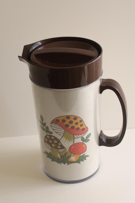 photo of Sears Merry Mushroom 70s vintage Thermo-Serv plastic pitcher w/ lid, retro mushrooms #7