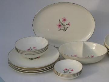 catalog photo of Sharon pink/grey floral vintage Pope-Gosser Futura china lot