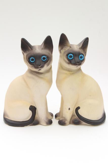 photo of Siamese cats, pair large ceramic figurines, 80s vintage Taiwan cat collectibles #2