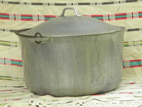 photo of Supermaid 10 quart dutch oven camp kettle, vintage aluminum cookware #4