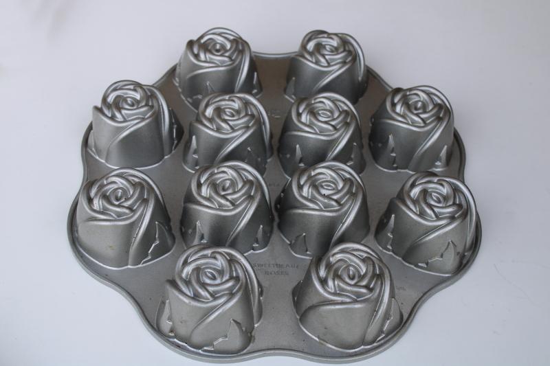 photo of Sweetheart Roses Nordic Ware cakelet pan, flower shape mini cakes mold #1