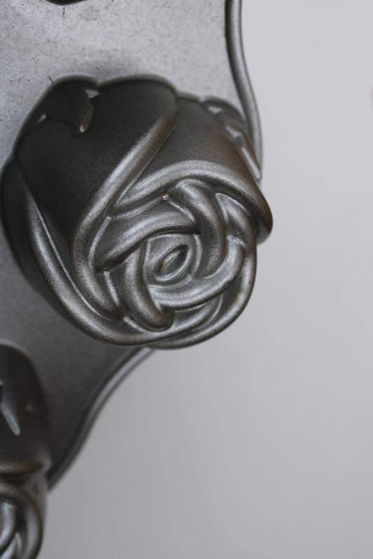 photo of Sweetheart Roses Nordic Ware cakelet pan, flower shape mini cakes mold #4