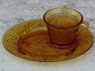 photo of Tiara vintage daisy sandwich amber glass snack sets #2