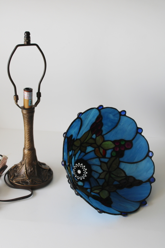 photo of Tiffany style table lamp w/ leaded stained glass shade, dragonflies lamp base, blue grapes lampshade  #3