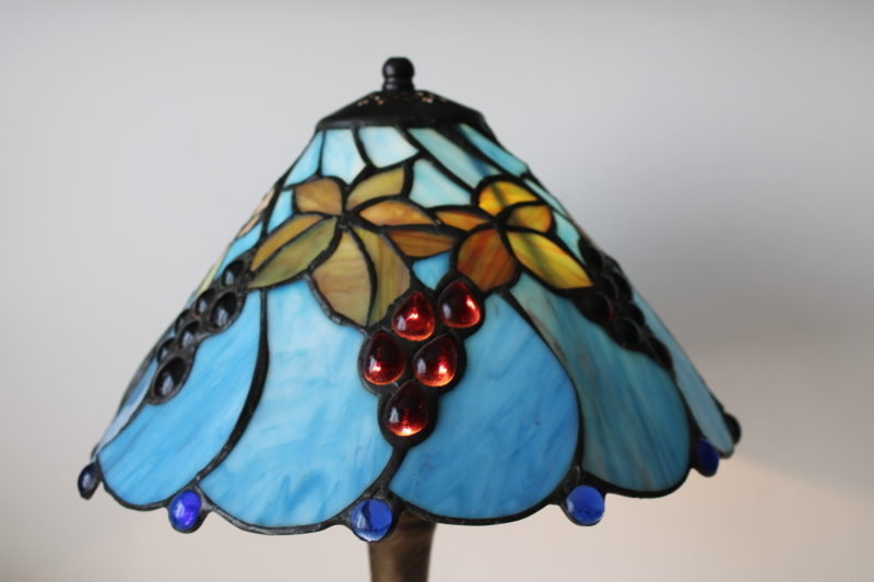 photo of Tiffany style table lamp w/ leaded stained glass shade, dragonflies lamp base, blue grapes lampshade  #5