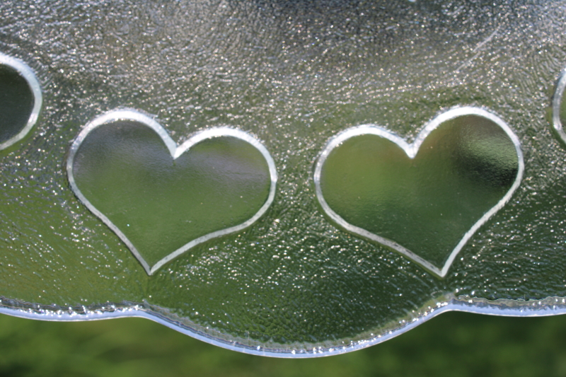 photo of Tiffany style vintage Pilgrim glass hearts border cake plate, clear glass heart pattern tray  #4