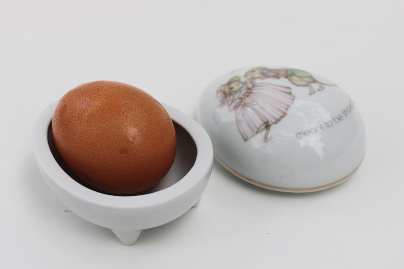 photo of Tiny Talk porcelain egg shaped trinket box w/ mouse couple, 1970s vintage #2