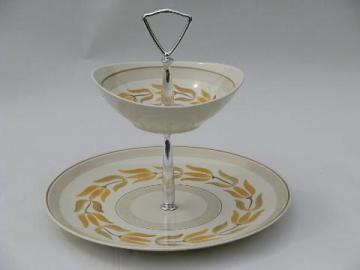 catalog photo of Tip-Toe yellow tulips Red Wing pottery vintage tiered plate