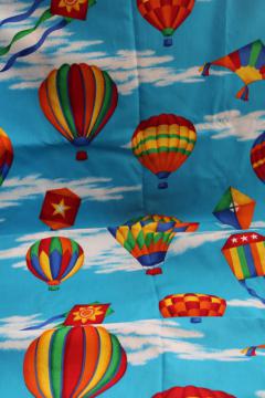 catalog photo of VIP Cranston print cotton broadcloth, bright hot air balloons & kites in the sky