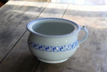 catalog photo of Victorian England chamber pot, antique blue & white Maltese Greek key pattern china