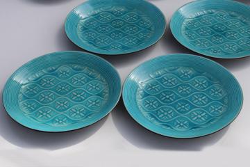 catalog photo of Vintage Pier 1 turquoise crackle matte black ceramic dinner plates set of four