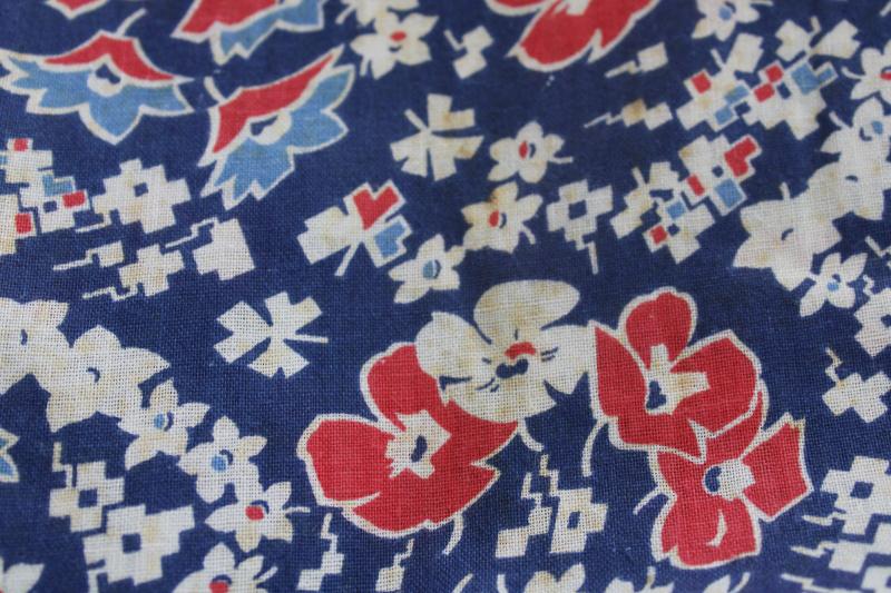 photo of WWII era patriotic colors print fabric, vintage shirt or dress weight cotton #4