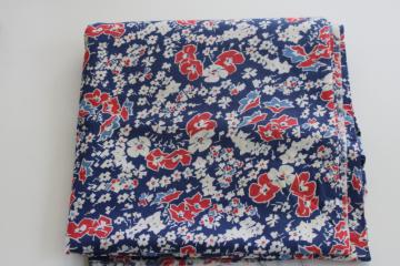 catalog photo of WWII era patriotic colors print fabric, vintage shirt or dress weight cotton