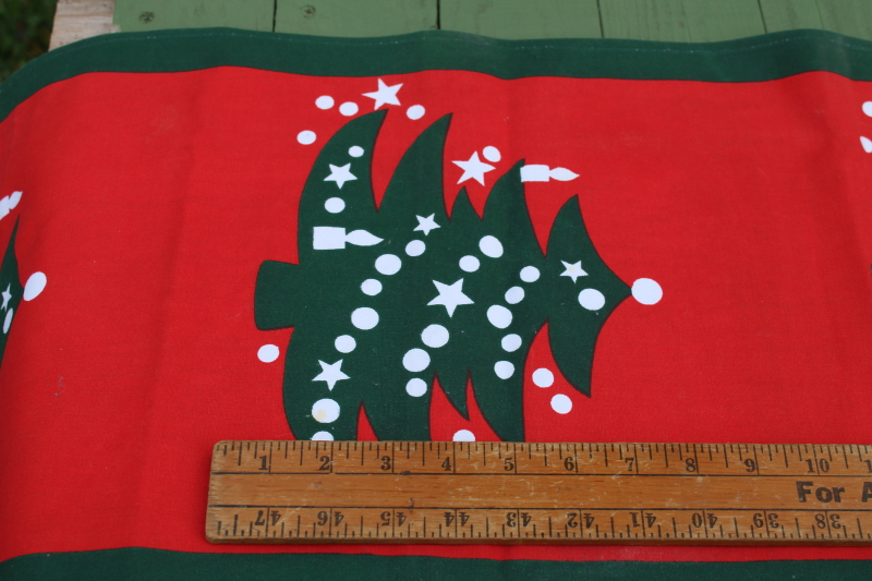 photo of Waechtersbach Christmas Tree pattern print cotton table runner, 1999 vintage Y2K holiday  #4
