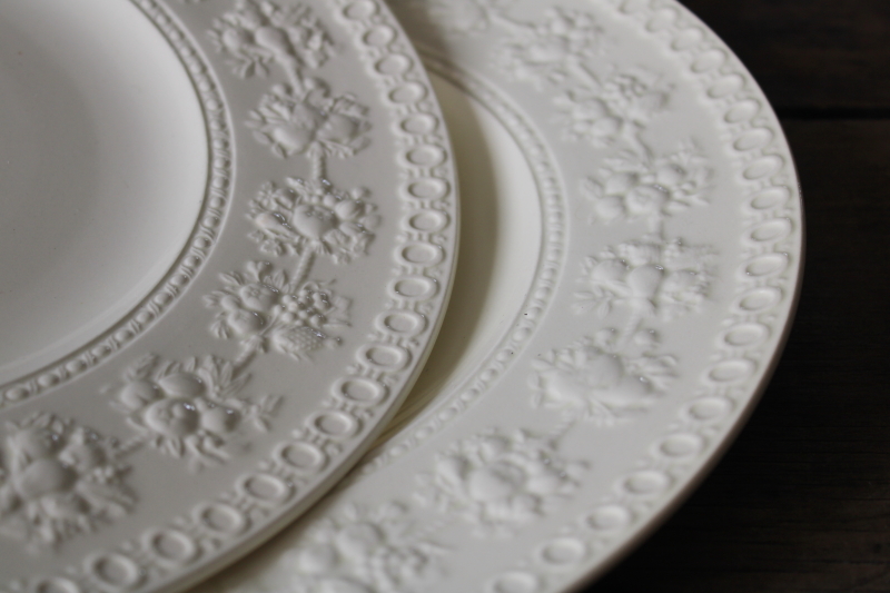 photo of Wellesley Wedgwood vintage china dinner plates set of 8, plain creamware embossed fruit border #2