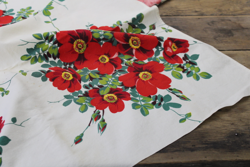 photo of Wilendure cotton tablecloth w/ red roses floral print, mid-century vintage #3