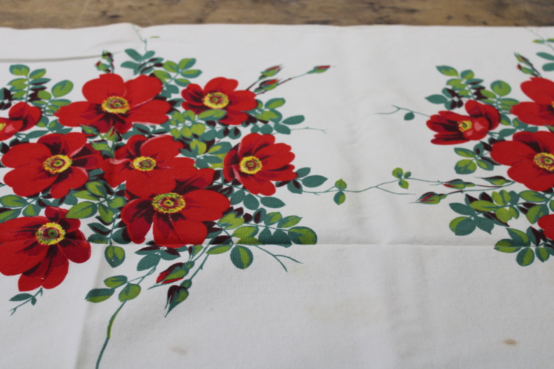 photo of Wilendure cotton tablecloth w/ red roses floral print, mid-century vintage #5