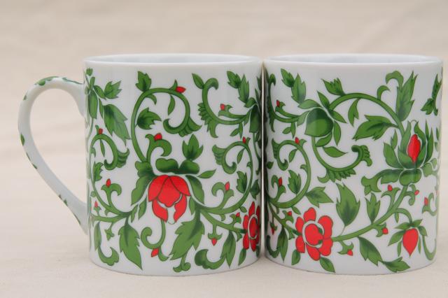 photo of Williams Sonoma holiday coffee mugs set, vintage Japan ceramic cups green vines w/ red #4