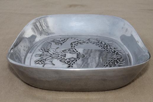 photo of Wilton Armetale pewter Pennsylvania Dutch heart & lovebirds bread tray, RWP mark #4