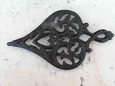 photo of Wilton vintage reproduction, antique iron heart trivet #1