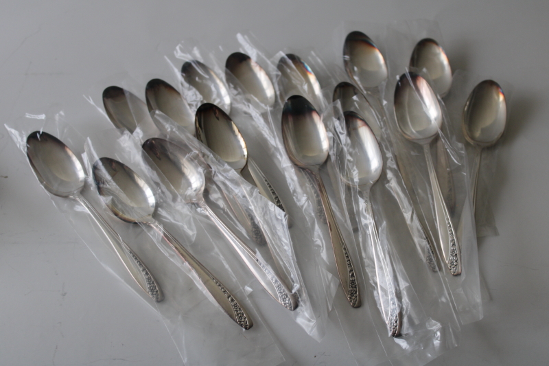 photo of Wm Rogers International silver plate flatware 1950s vintage mint in box set Queen Mary Starlight #3