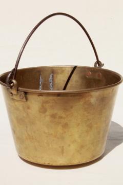 catalog photo of antique 1800s vintage Hayden's Waterbury brass bucket, cooking pot kettle w/ bail handle