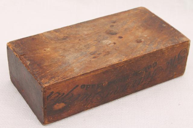 photo of antique 1800s vintage wood cigar box w/ old script lettering advertising Havana cigars #12