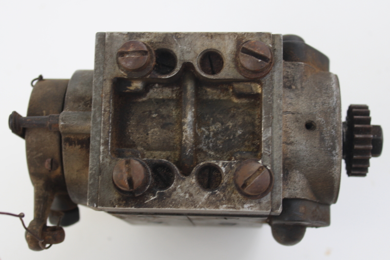 photo of antique Bosch Type ZEV magneto, vintage motorcycle parts Harley Davidson?  #5