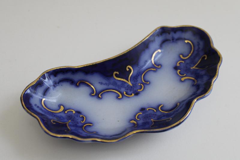 photo of antique Cambridge flow blue china bone dish, crescent side plate Alfred Meakin #1