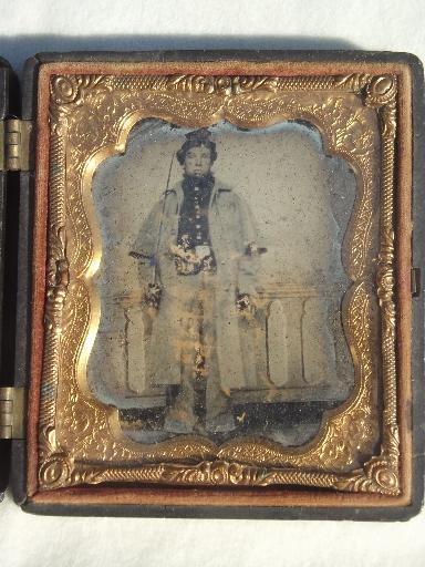 photo of antique Civil War photo, 1800 ambrotype  in gutta percha case, man w/sword  #3