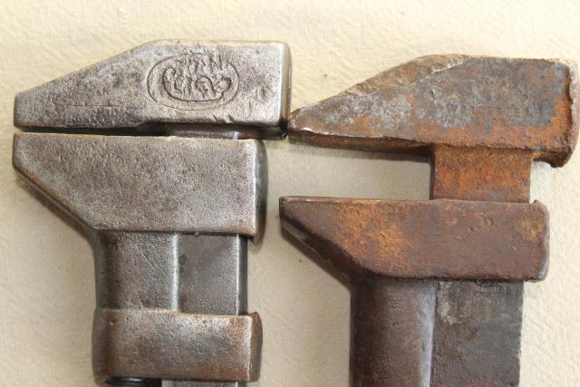 photo of antique Coes monkey wrenches, vintage Billings railroad wrench W&OI RR 1800s patent #9