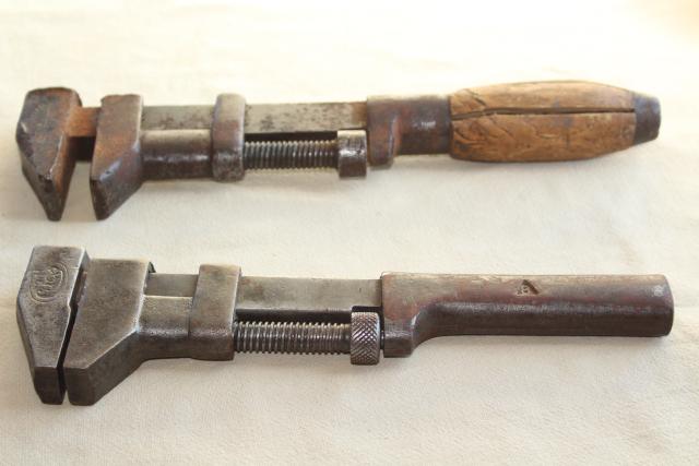 photo of antique Coes monkey wrenches, vintage Billings railroad wrench W&OI RR 1800s patent #11