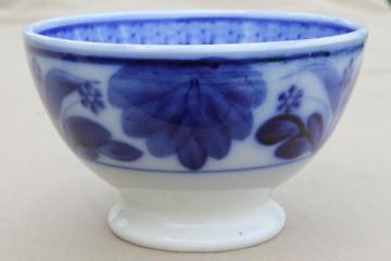 catalog photo of antique Maastricht Holland cafe au lait bowl, Delft flow blue & white china