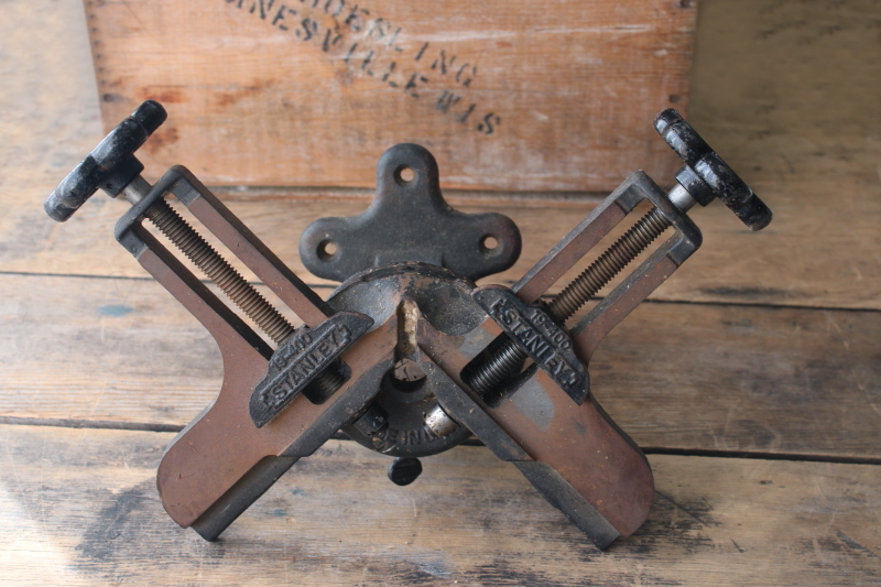 photo of antique Stanley 400 miter vise clamps for architectural framing & molding #4