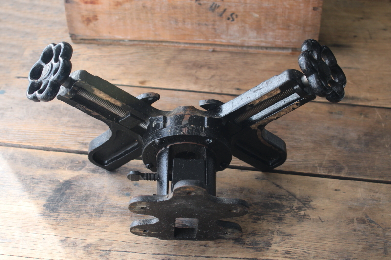 photo of antique Stanley 400 miter vise clamps for architectural framing & molding #5