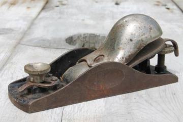 catalog photo of antique Stanley block plane w/ 1913 patent date, vintage woodworking tool