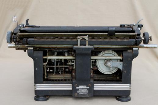photo of antique Underwood No 6 typewriter, vintage mechanical typewriter w/ bakelite keys for altered art #7