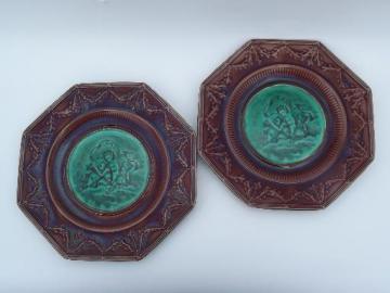 catalog photo of antique Wedgwood agate ware majolica plates, classical statuary pair